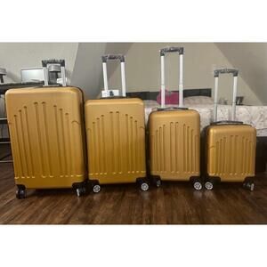 Luggage set